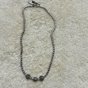 Authentic Lois Hill collar choker necklace
925 sterling silver Size: Approx 17"